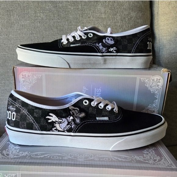 Vans Disney 100th Anniversary Authentic Men 11.5 OG Family Mickey Donald 042025 - Picture 2 of 12